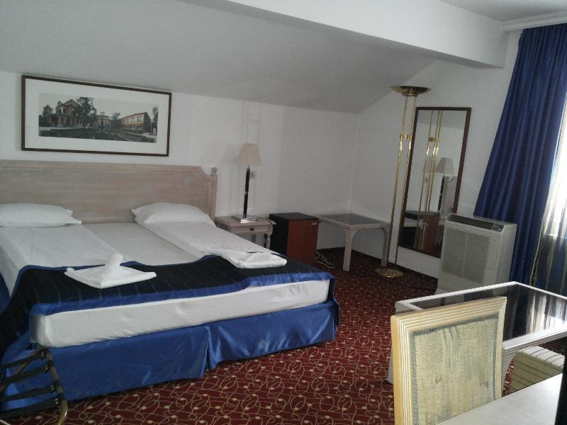 Visconti Militari Hotel Bukarest Kültér fotó