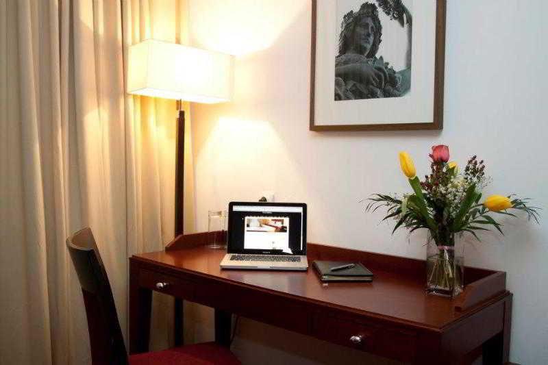 Visconti Militari Hotel Bukarest Kültér fotó
