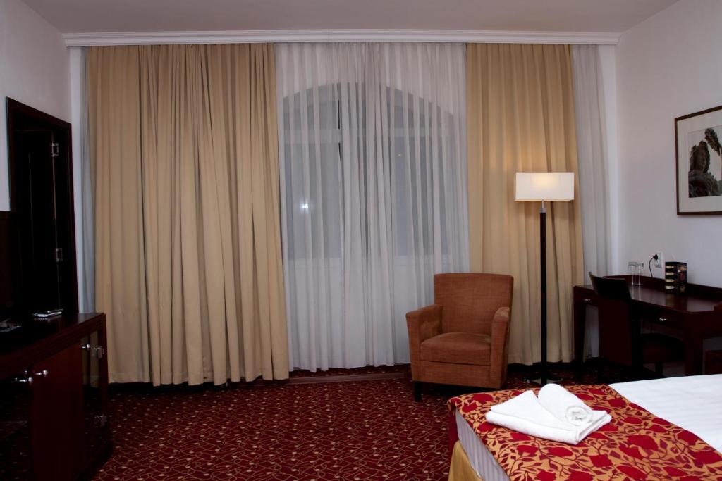 Visconti Militari Hotel Bukarest Szoba fotó