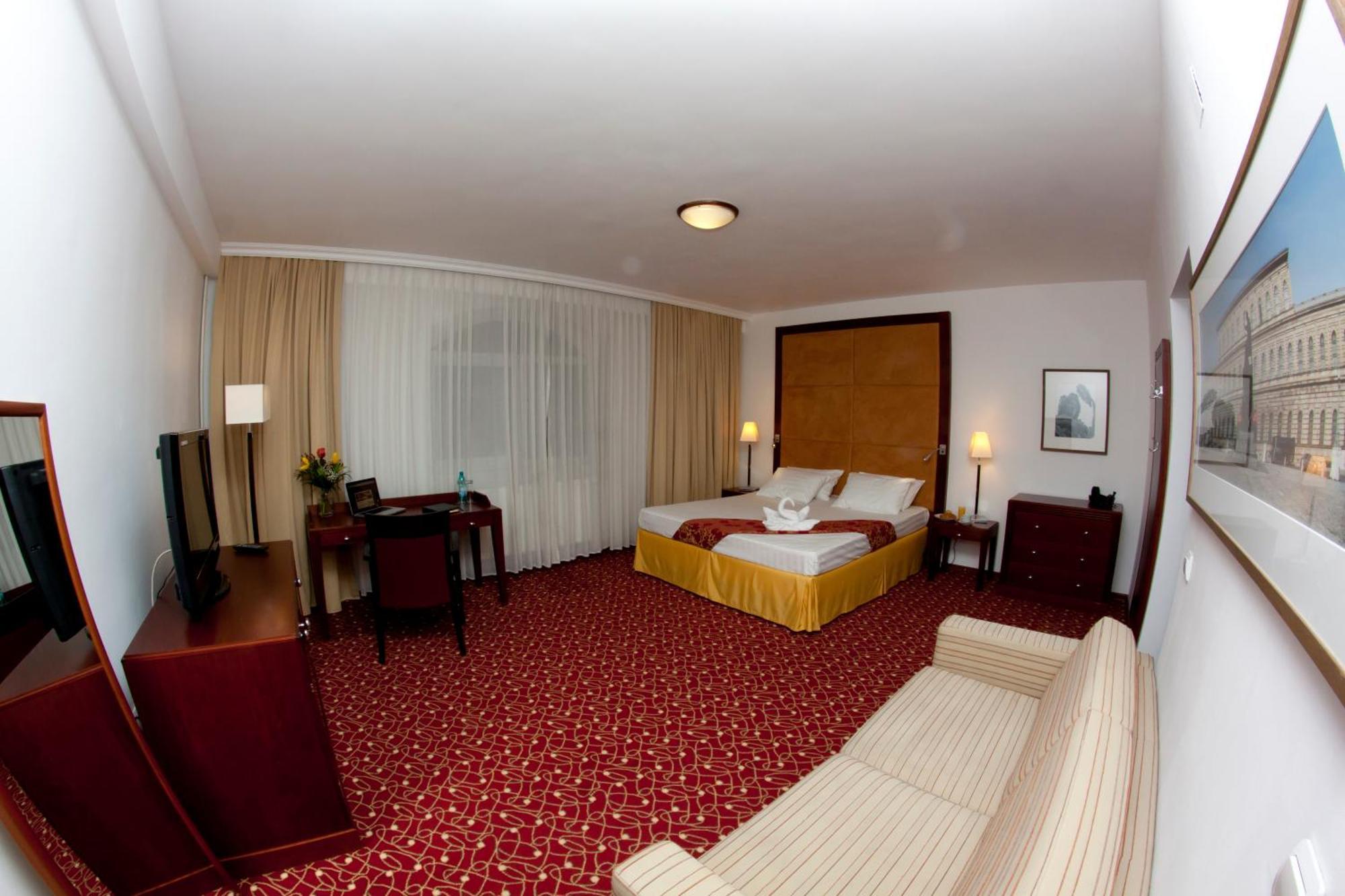 Visconti Militari Hotel Bukarest Kültér fotó