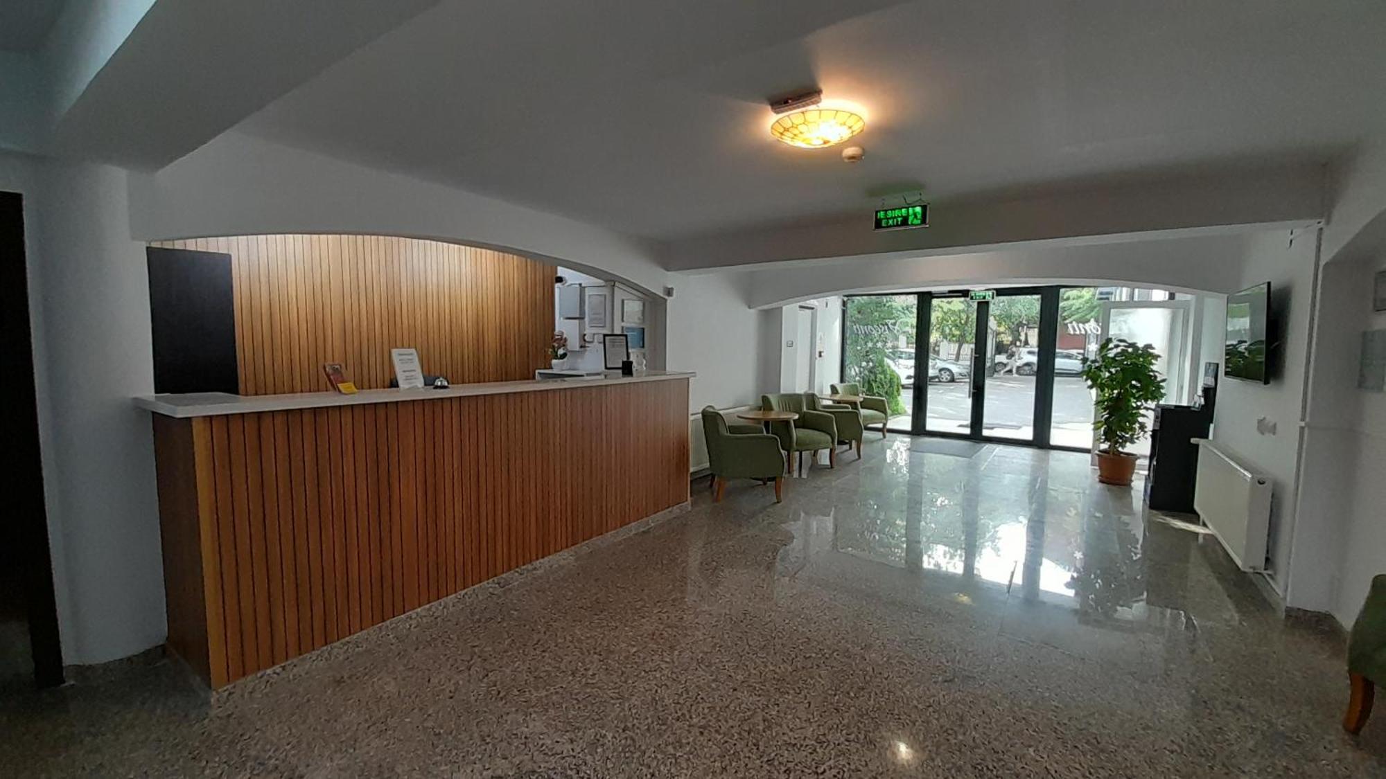 Visconti Militari Hotel Bukarest Kültér fotó